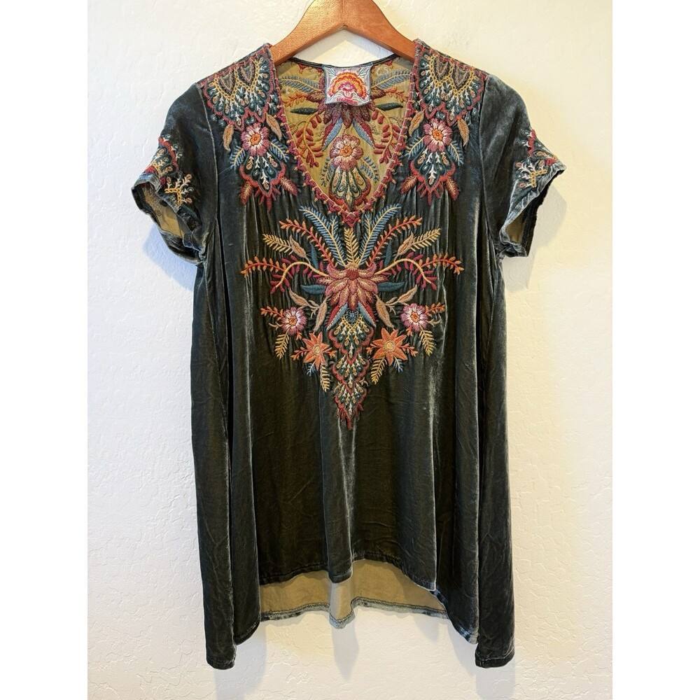 Johnny Was sz. XS/S Embroidered Floral Top Velvet Tunic Boho Festival Fall Vibes